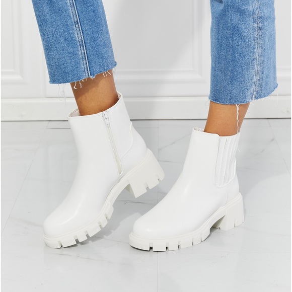 MMSHOES WHAT IT TAKES CHELSEA LUG SOLE BOOTS - Picture 1 of 5